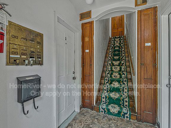 2nd image of 515 Franklin St NE APT 2