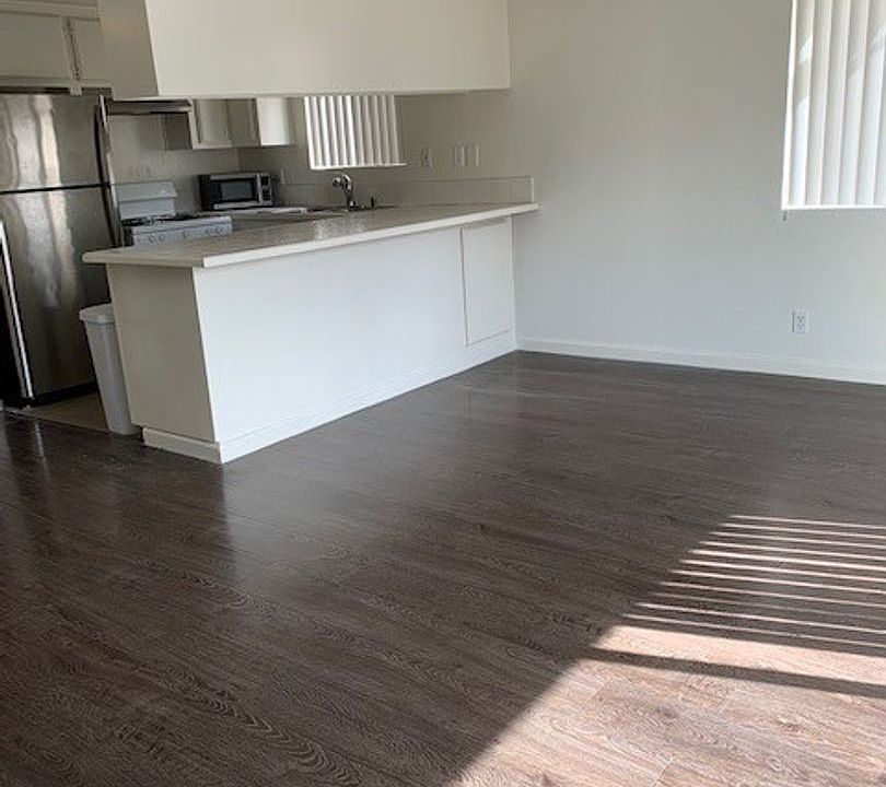 1st image of 10764 Woodbine St APT 4