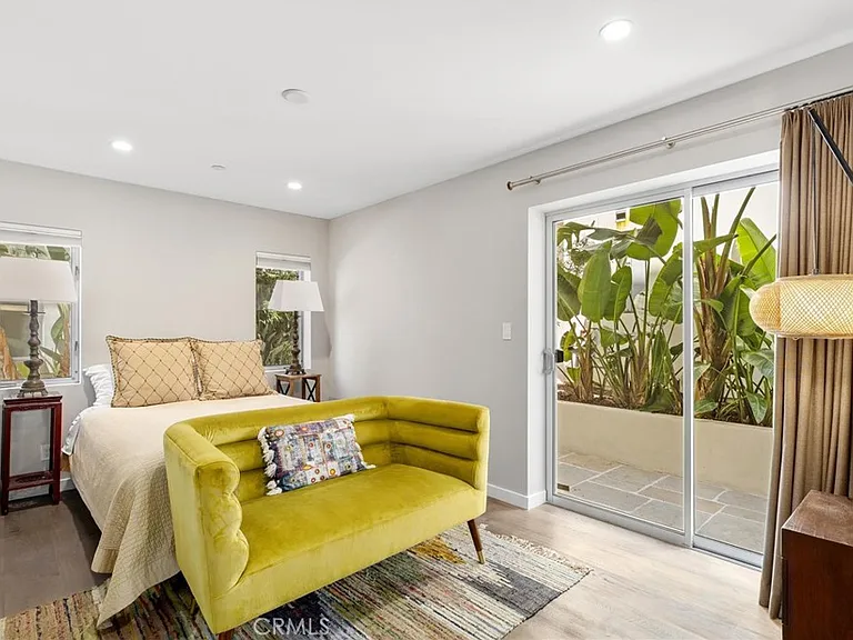 726 Loma Dr — Photo 36