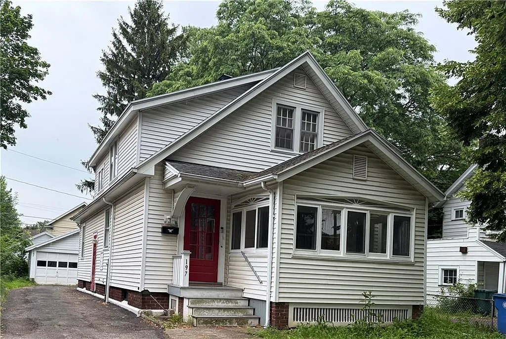 5 bed, 1716 sqft, $3,100 — Photo 1