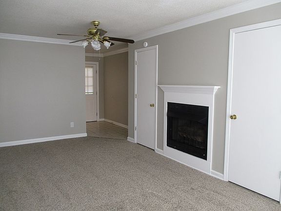 4th image of 106 Greenbriar Dr
