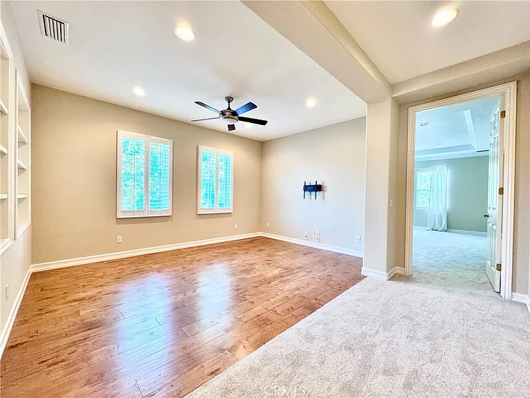 17 Pamela Way — Photo 15