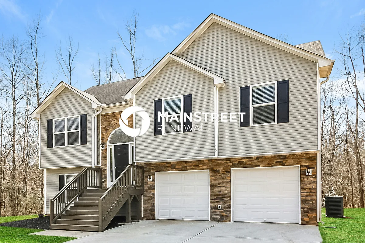 Front View - 225 Lamar Ln