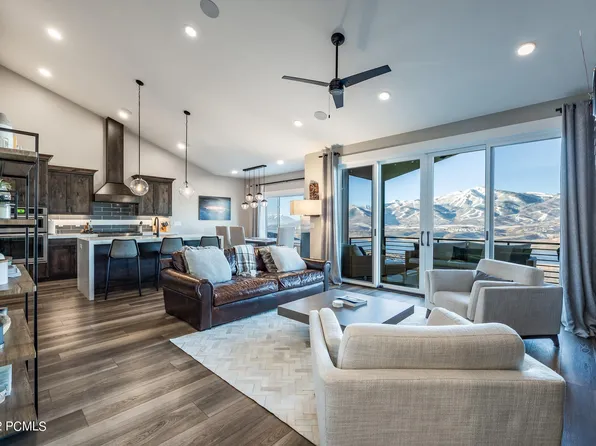 11377 N Shoreline Ct, Hideout, UT 84036