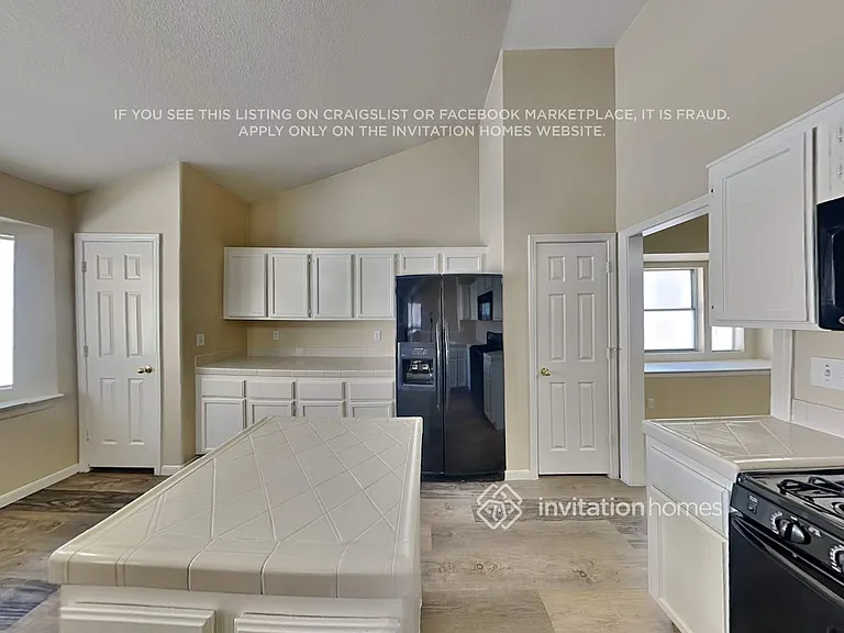 7368 Atwood Ave — Photo 7