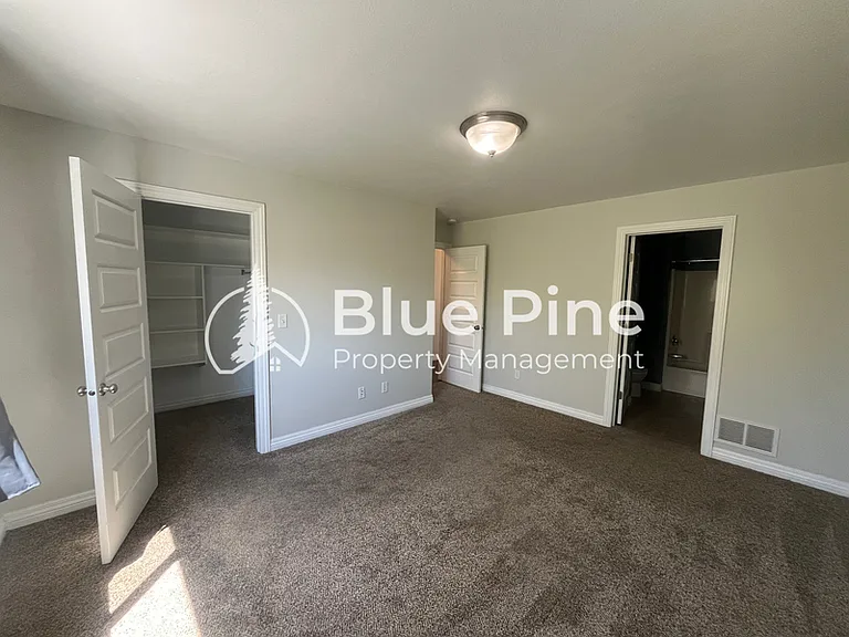 1941 N Oakbrook Rd — Photo 10