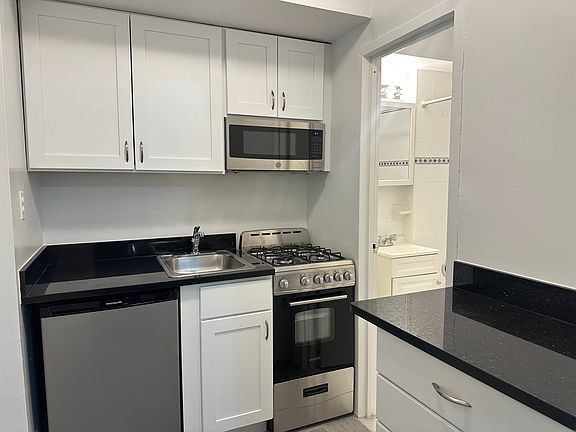 2nd image of 40 E 64th St #3