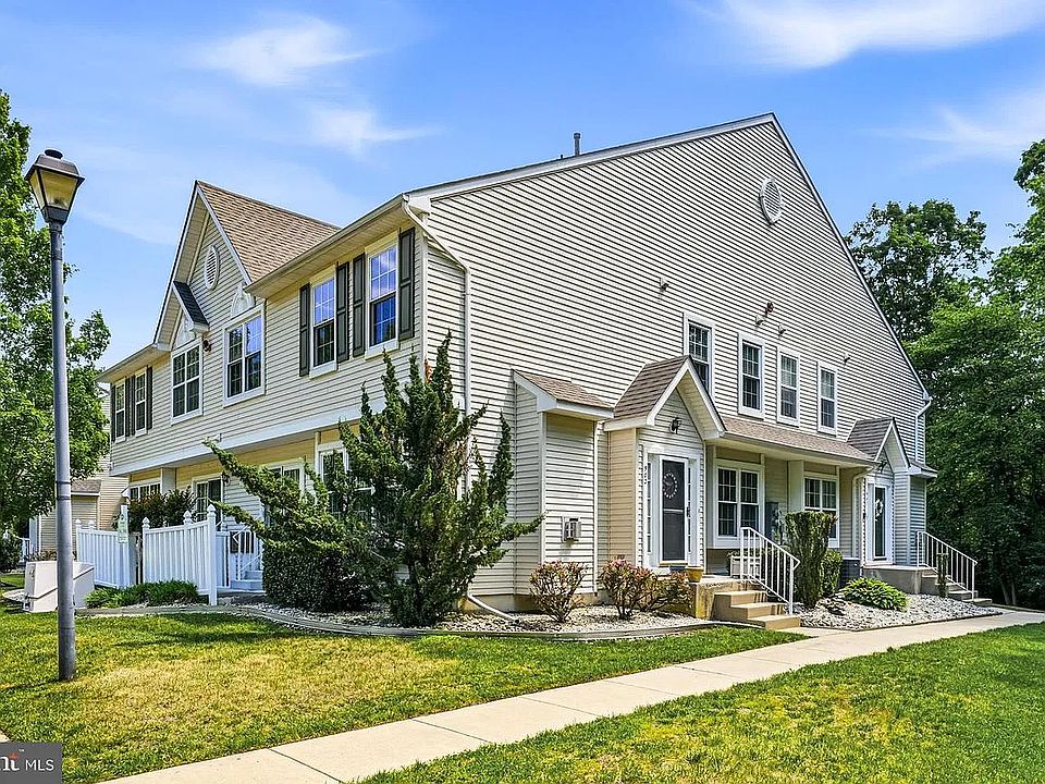 1st image of 902 Tanglewood Dr