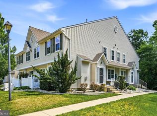 902 Tanglewood Dr, Sicklerville, NJ 08081