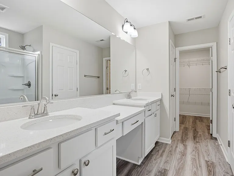 2948 Lashmit Dr — Photo 7
