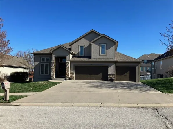 1011 NW Persimmon Dr, Grain Valley, MO 64029