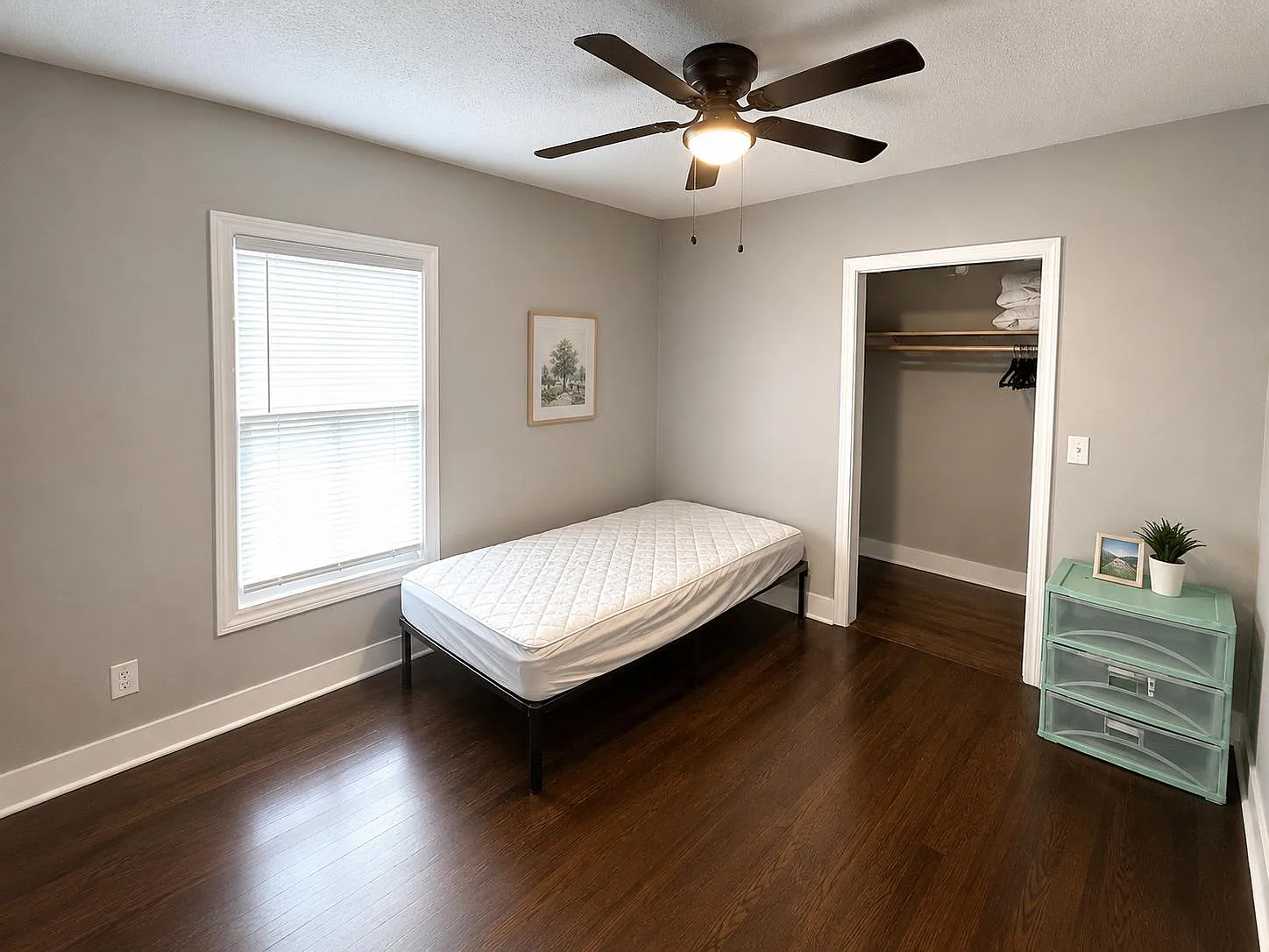4 bed, 4.0 bath, 3000 sqft, $646 — Photo 1