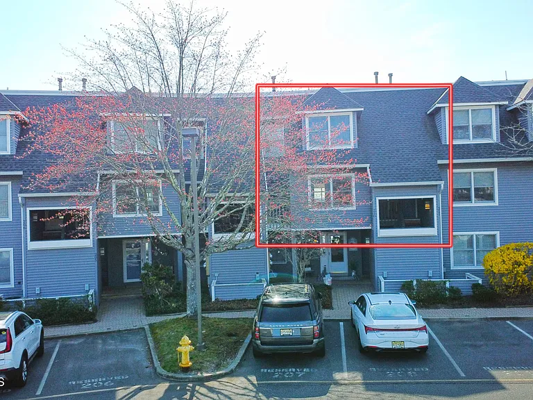 210 Spinnakers Cv — Photo 5