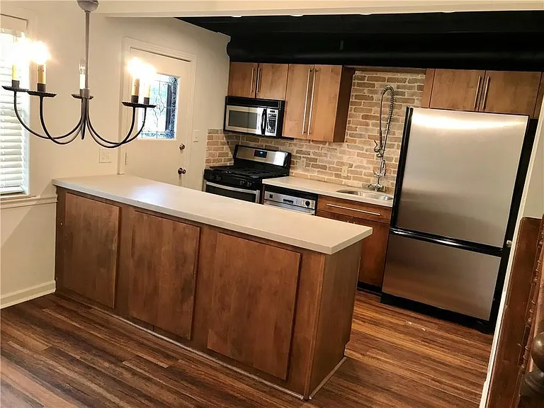 75 Roswell Ct NE — Photo 8