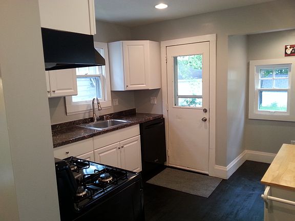 3rd image of 27731 Lake Shore Blvd