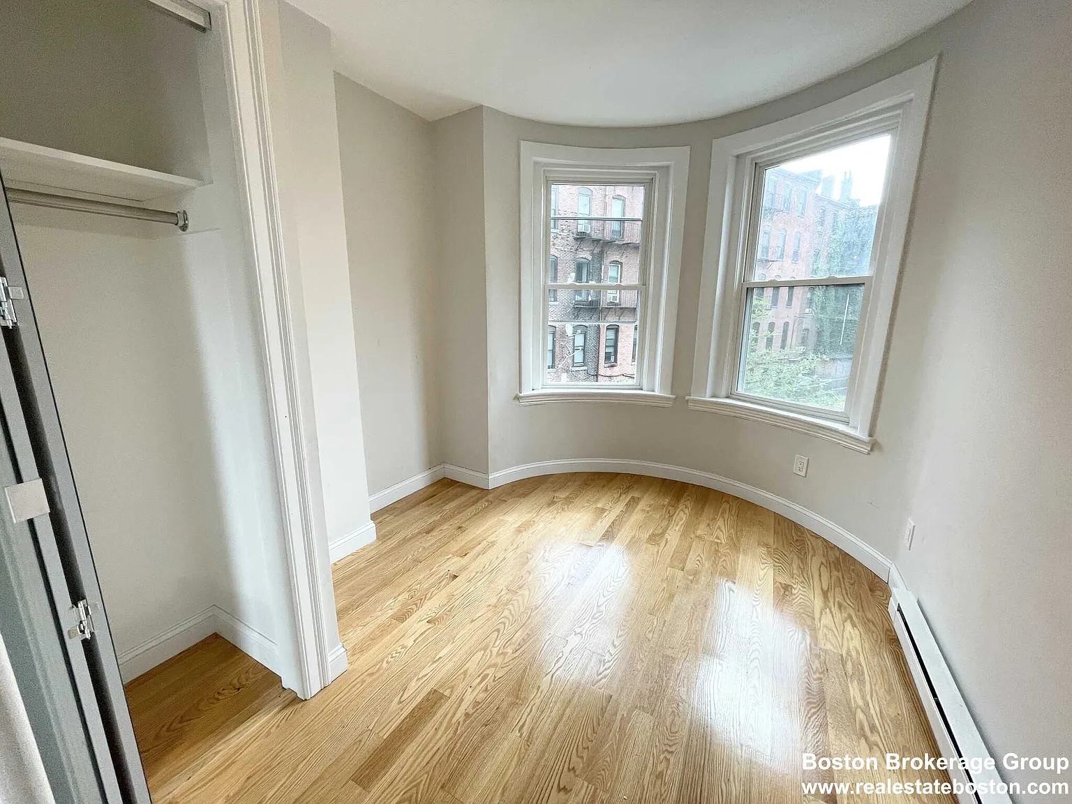4 bed, $6,000 — Photo 4