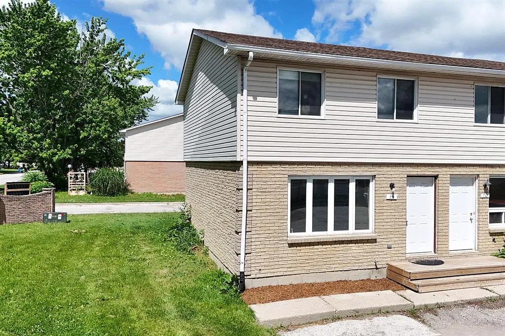 3 bed, 1.5 bath, $1,700 — Photo 1
