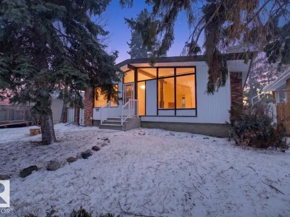 6018 105a St NW, Edmonton, AB T6H 2P6