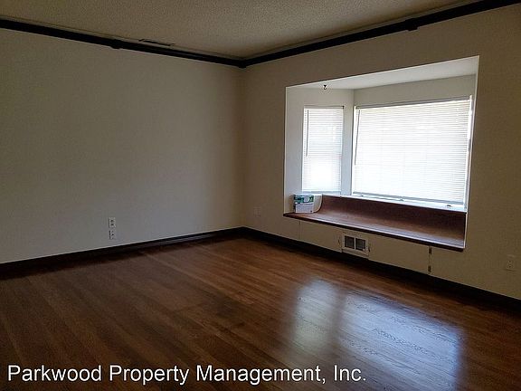 4th image of 3517 S Cushman Ave