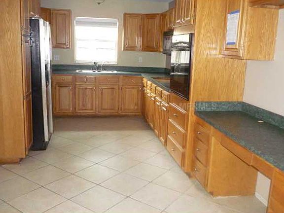 3rd image of 11069 Maxton Way N