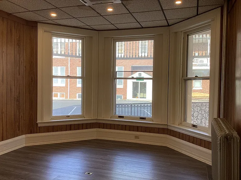 117 E King St — Photo 10