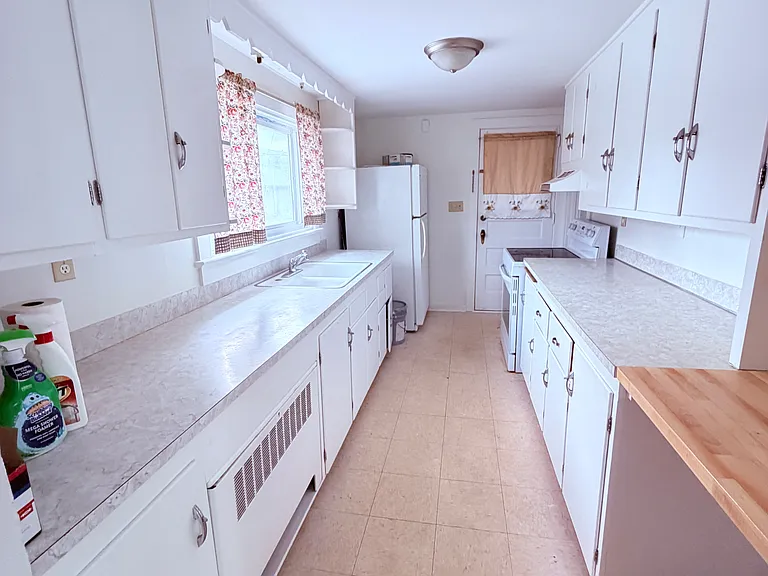 470 Crestmont Dr — Photo 7