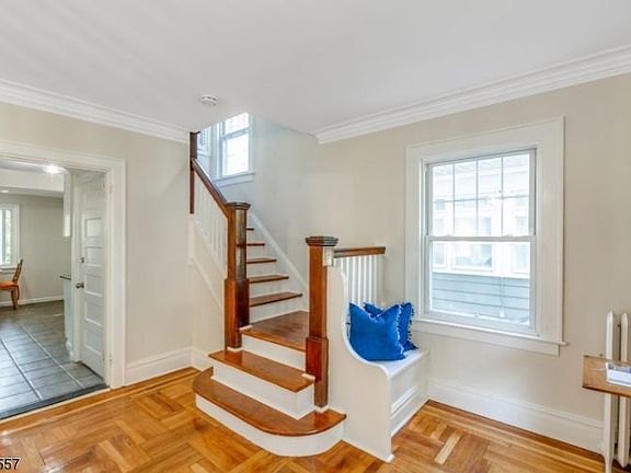 3rd image of 415 Summit Ave