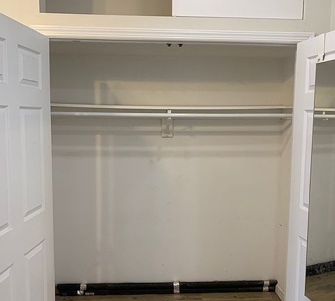 4th image of 47 47th St APT 4