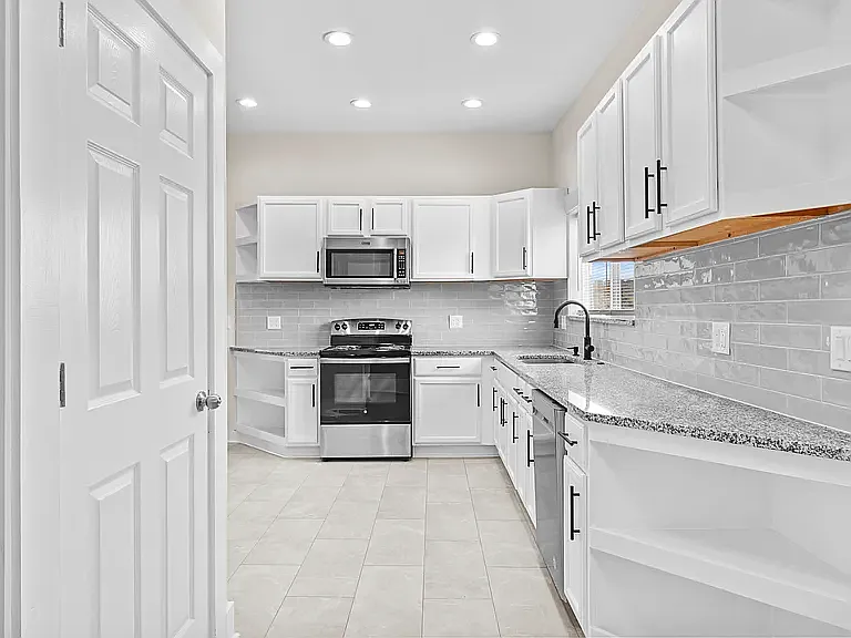 248 W Morris St #1 — Photo 9