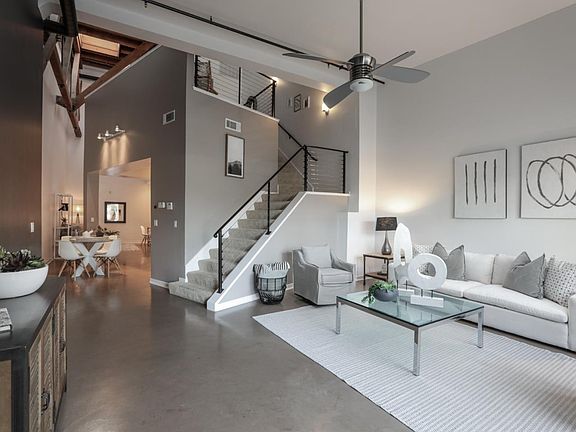 2nd image of 542 Manzana Pl