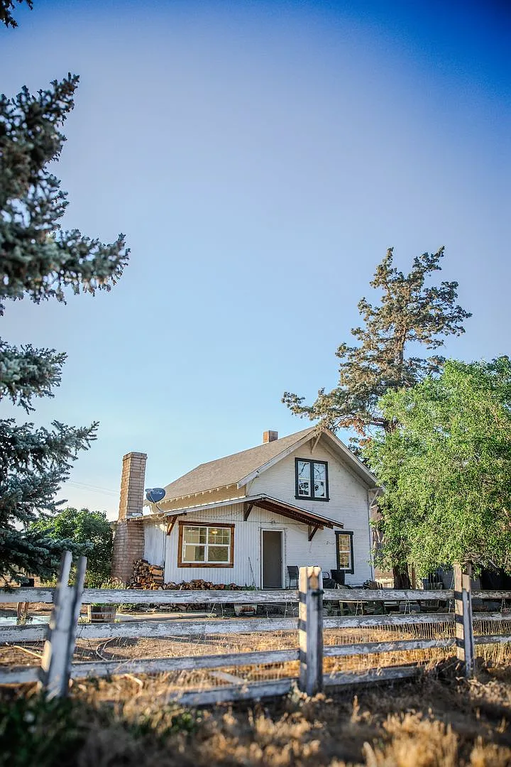 Historic Farmhouse in Crooked River Ranch Available! — Photo 2