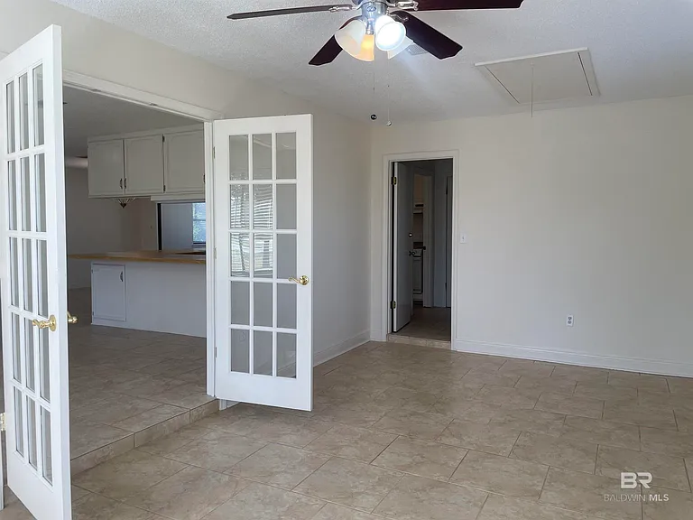 1303 N Cedar St — Photo 14