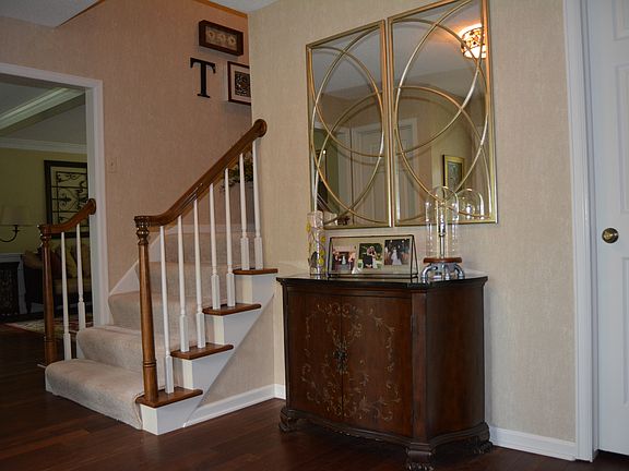 Foyer/Entry Way