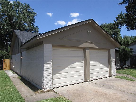 4th image of 16330 Deer Lick Dr
