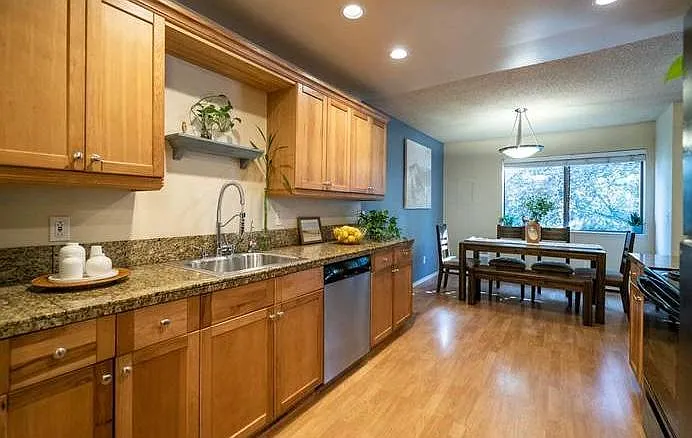 Building Photo - 6745 SW Scholls Ferry Rd #34