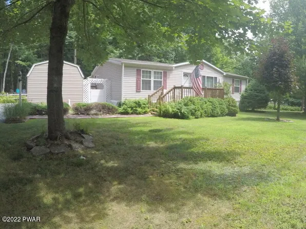 103 Loop Rd, Greentown, PA 18426