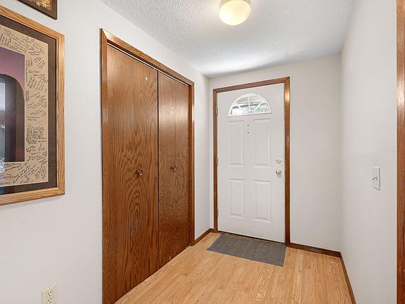 4th image of 112 13th Ave NW