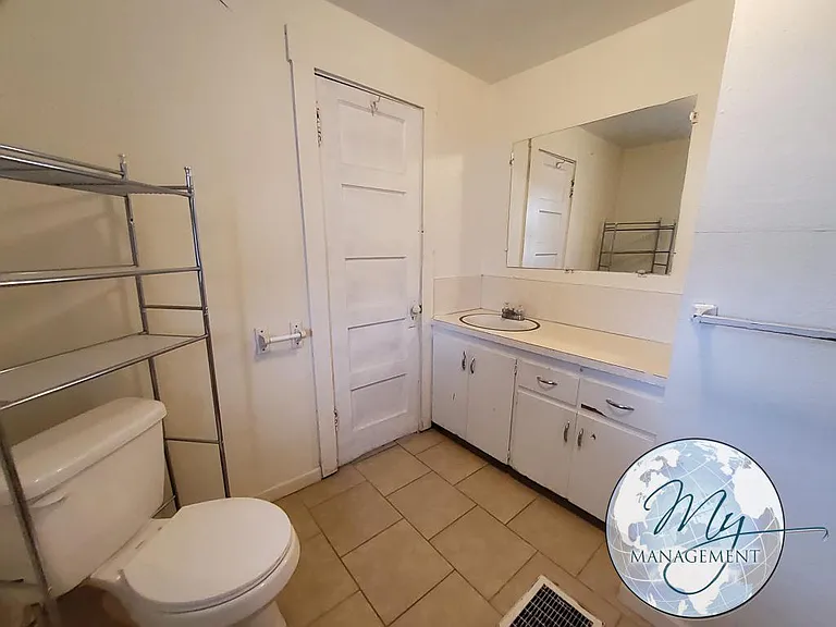 2 bed, 1.0 bath, 800 sqft, $950 — Photo 17