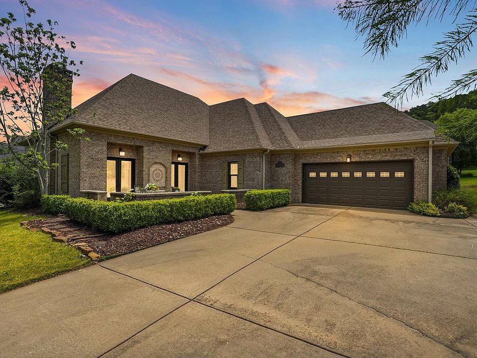 1st image of 143 Courts Ln