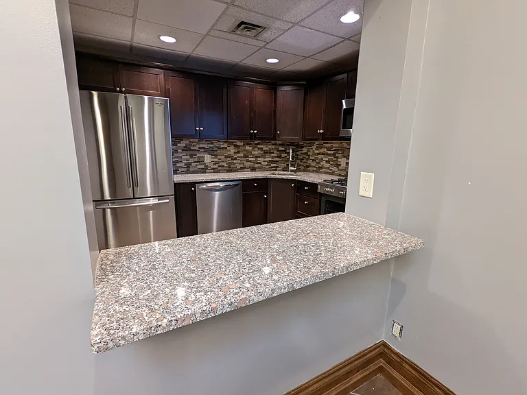 21 Wintemute St #4 — Photo 5
