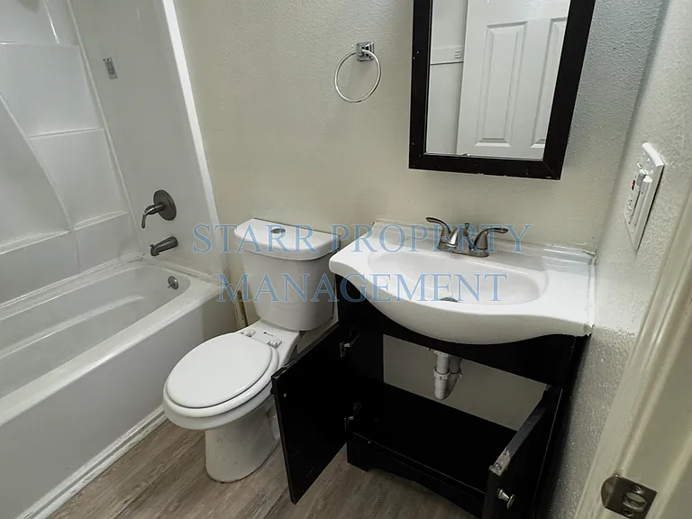 415 E Flora St #1-13 — Photo 15