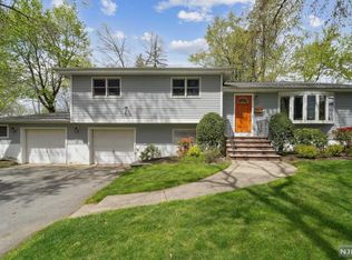 27 Lawrence Rd, Wayne, NJ 07470