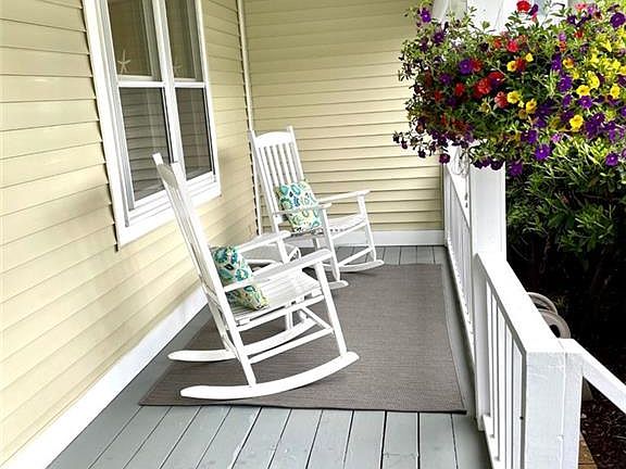 2nd image of 32 Coveside Ln #32