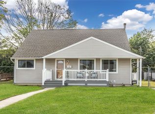 22 Seitz Dr, Bethpage, NY 11714