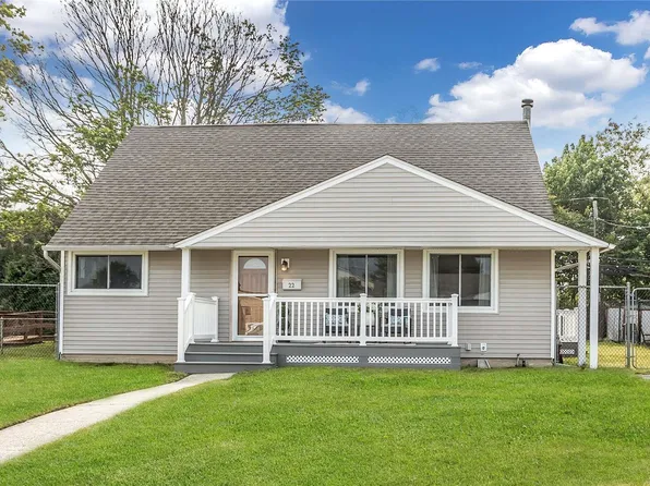 22 Seitz Dr., Bethpage, NY 11714
