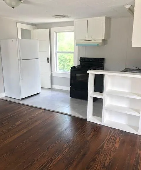 4625 Bell St #1/2 — Photo 9