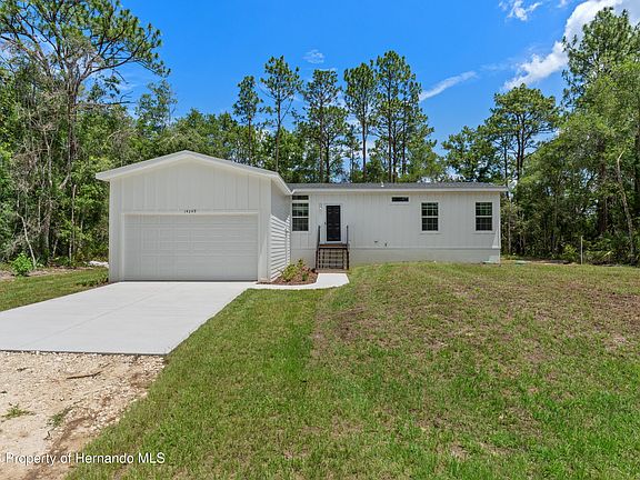 3rd image of 14249 Razorbill Ave
