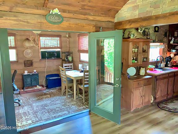 5th image of 511 Dowd Road