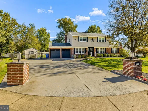 314 Plantation Dr, Cinnaminson, NJ 08077