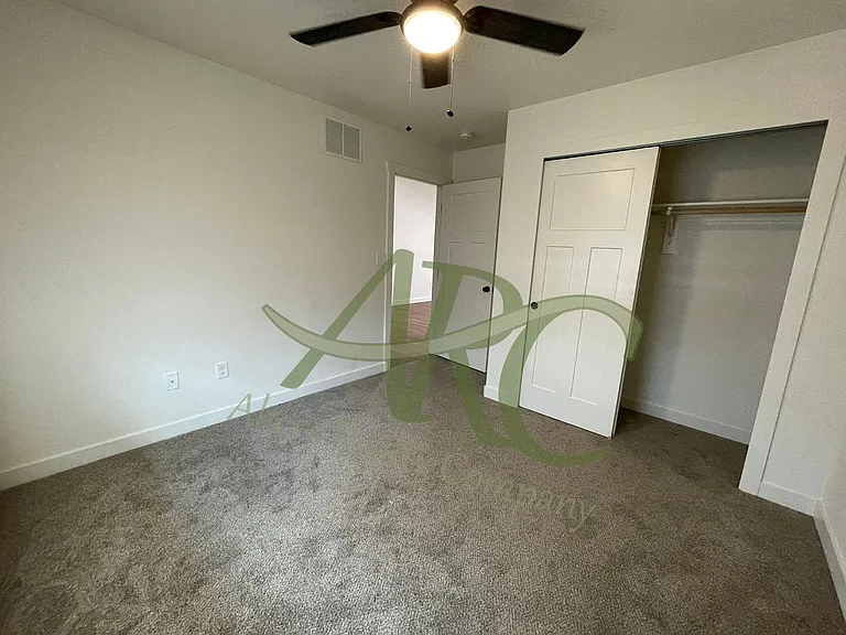 968-970 S Coral Pl — Photo 11